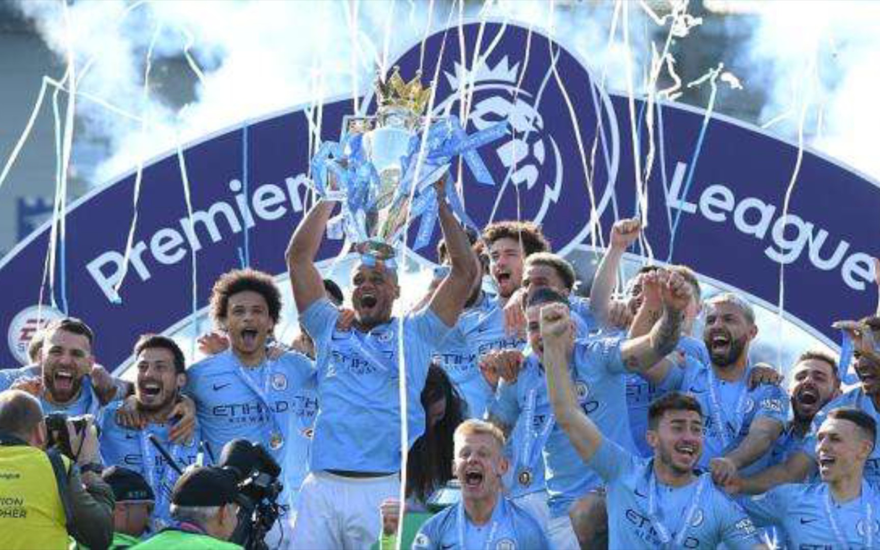 球与前场压 球与前场压