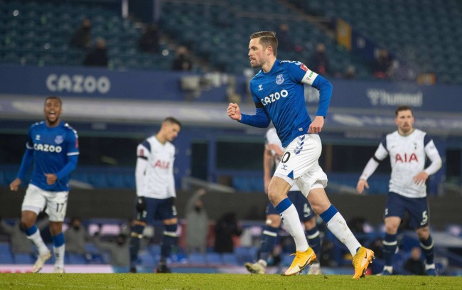 的密切关注 的密切关注